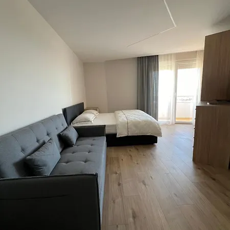 Apartment Port View 2 *